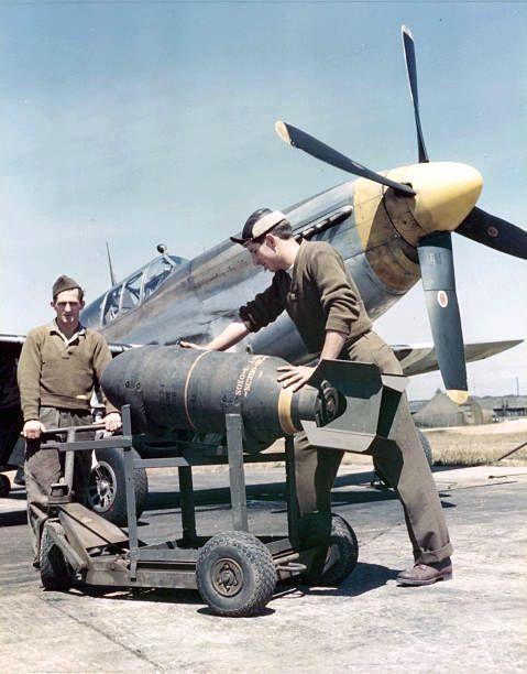 Mustang p 51b bomb loading